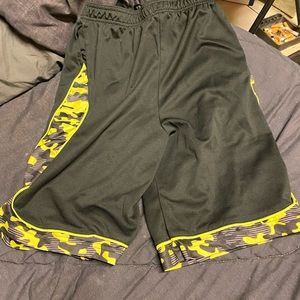 Lot of 15 boys shorts